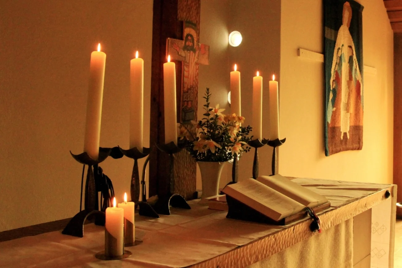 Die Bibel auf dem Altar St. Stephanus